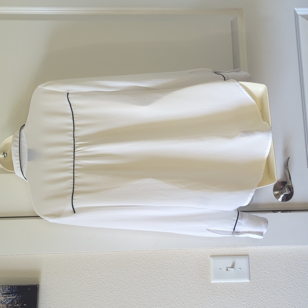 Like New Worthington Button Down - Picture 6 of 11